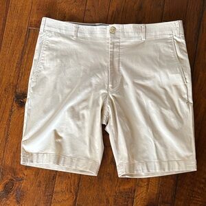 Men's Cream Shorts Hart, Schaffner, snd Marx